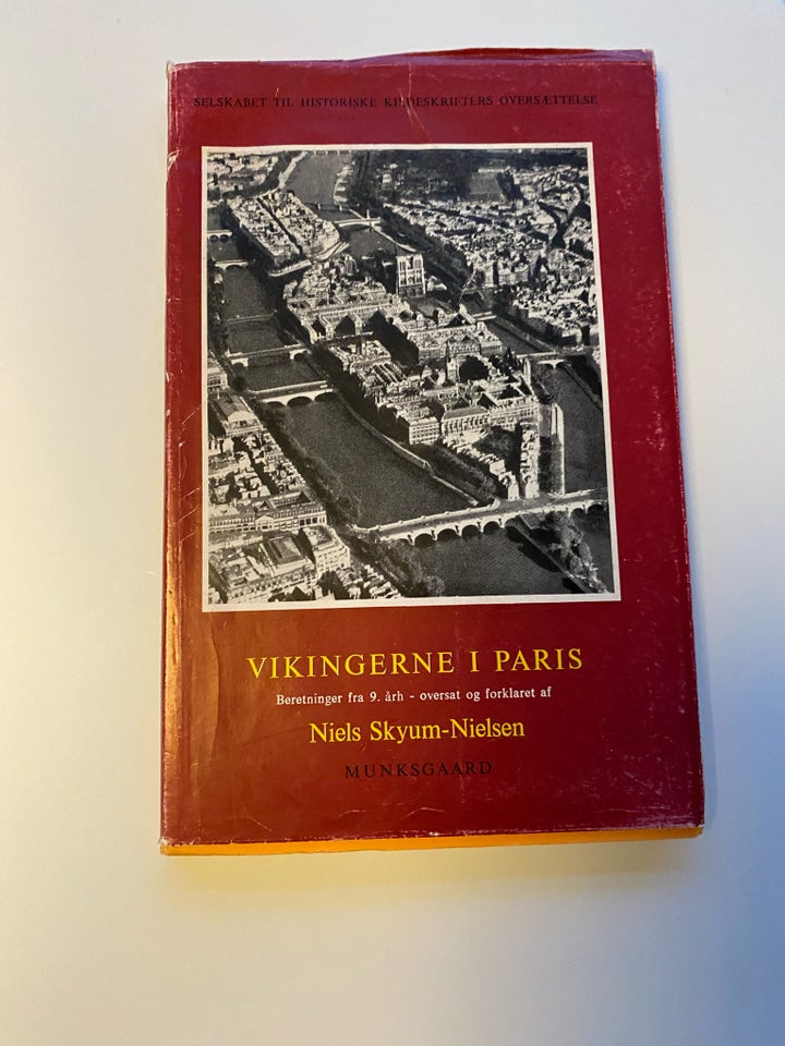 Vingerne i Paris, Niels