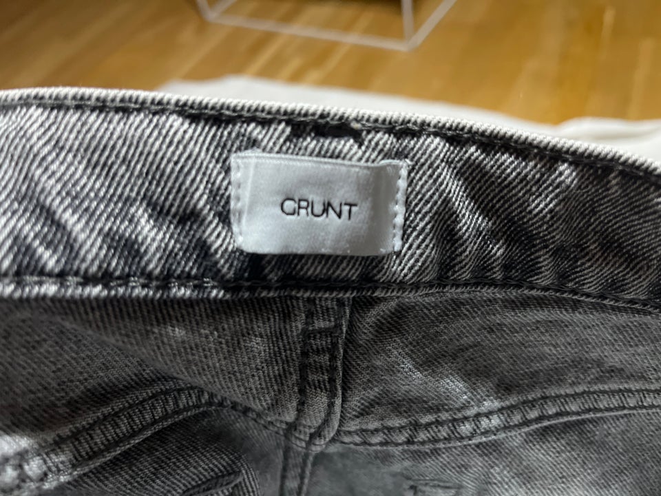 Jeans, Grunt , str. 26