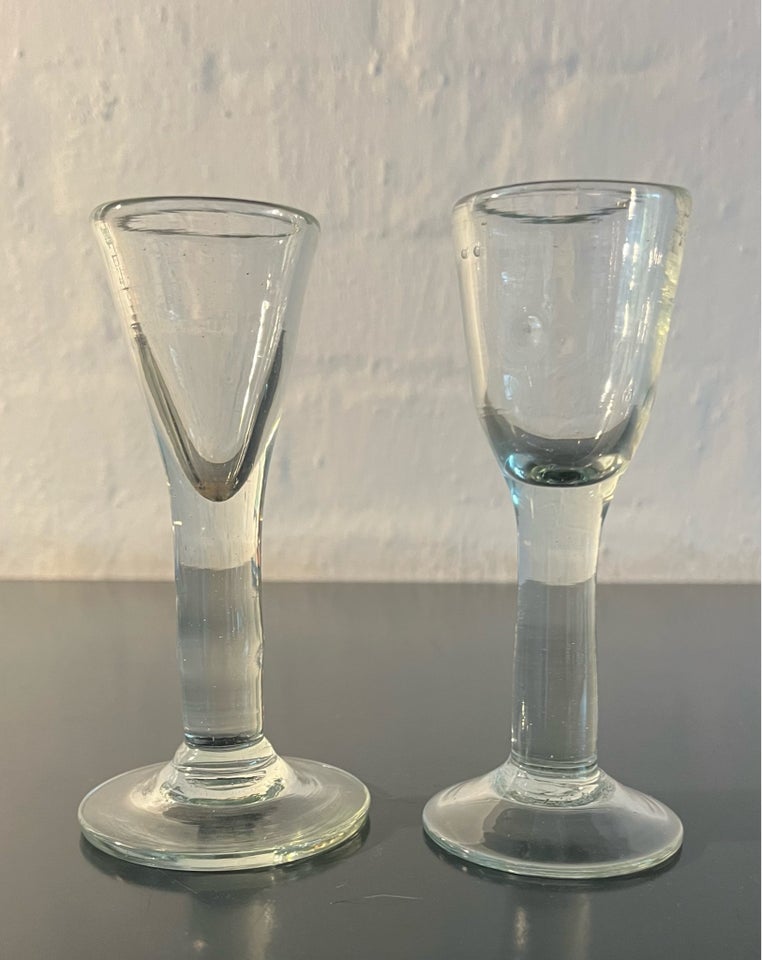 Glas, Snapseglas mundblæste.