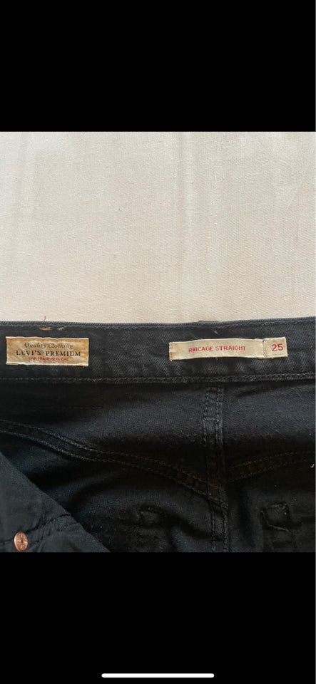 Jeans, Levis, str. 25