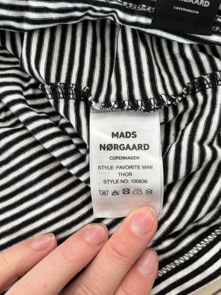 T-shirt, Mads Nørgaard, str. M