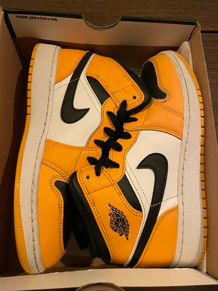 Fritidssko, str. 35, Air Jordan 1