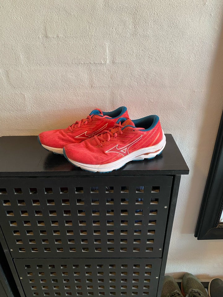 Sportssko, str. 40, Mizuno wave