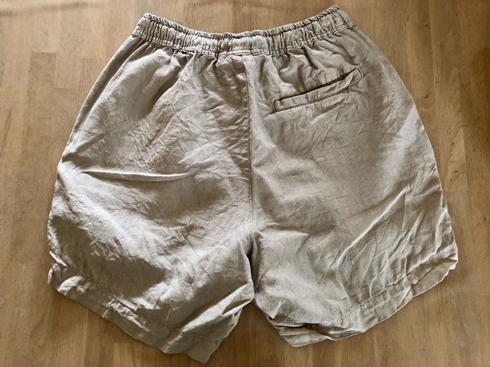 Shorts, Woodbird, str. 28