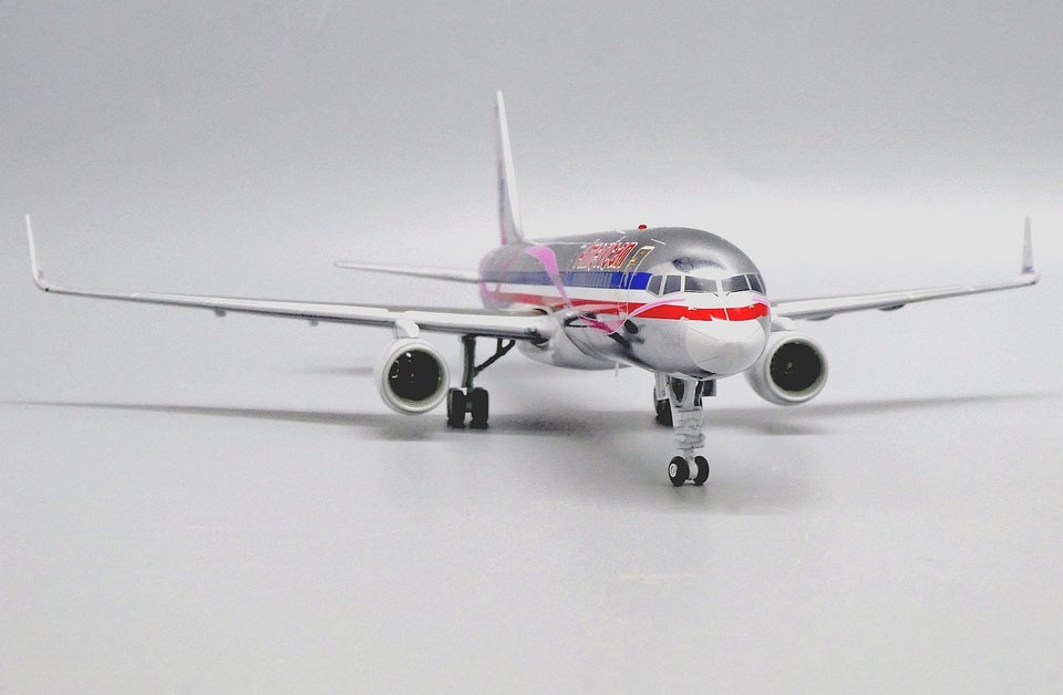 Modelfly, A A B 757, skala 1:200