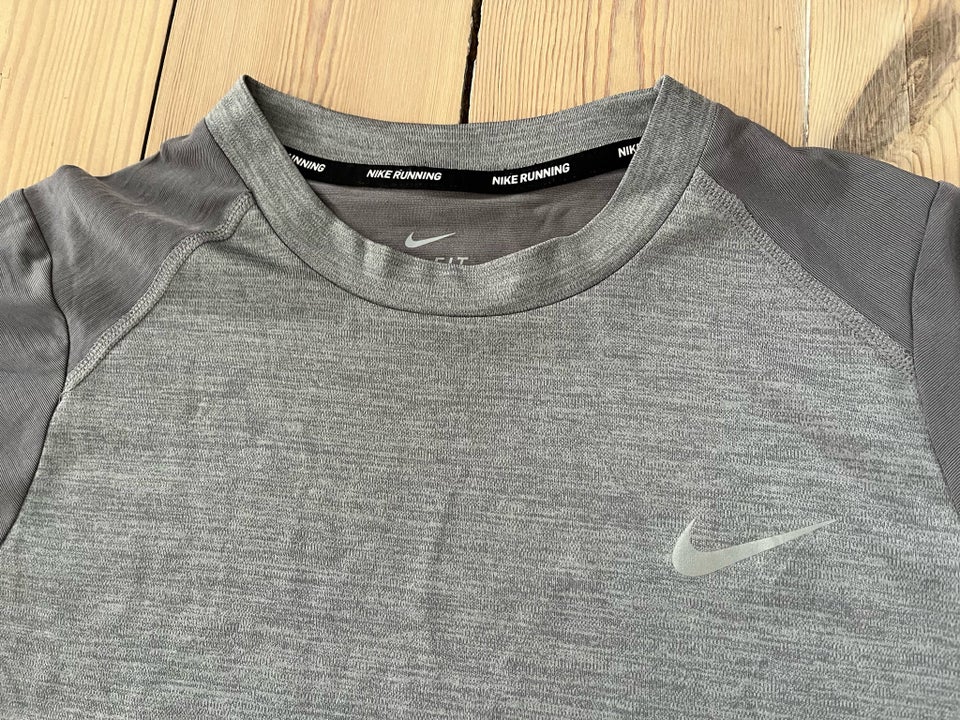 Løbetøj, Nike, str. Medium