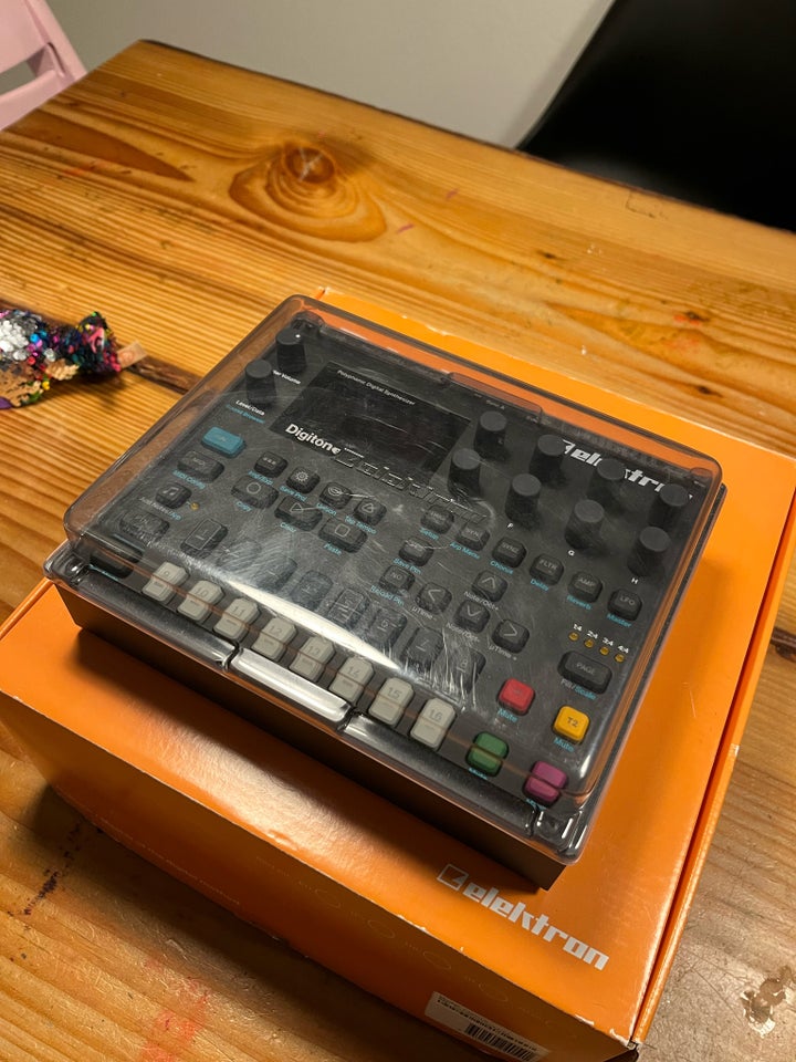 Synthesizer, Elektron Digitone