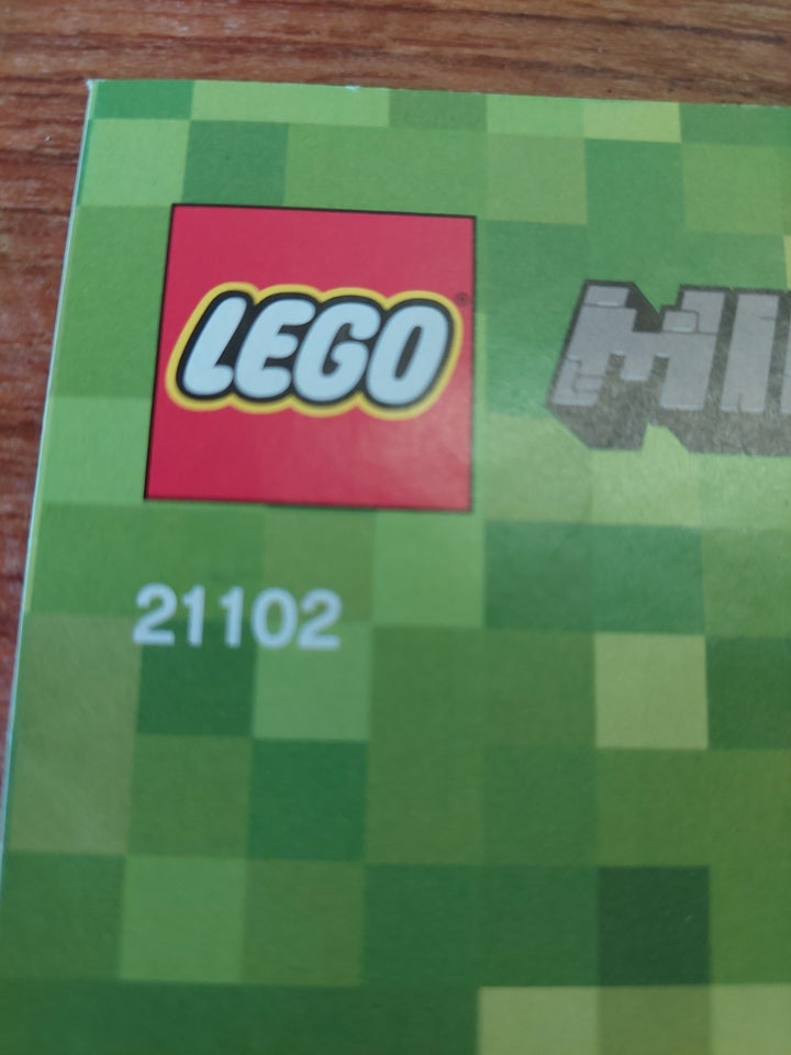 Lego Minecraft 21102