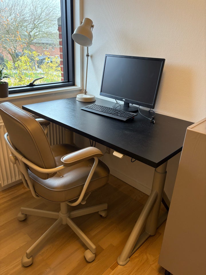 Skrivebord, IKEA, b: 120 d: 70