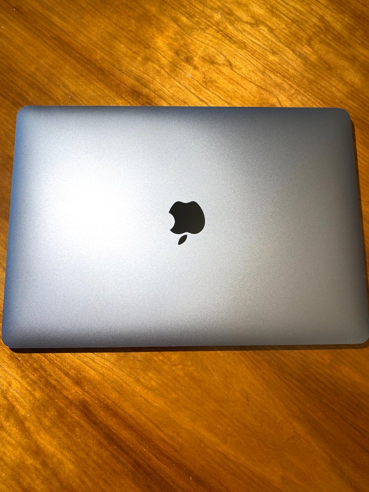 MacBook Air, M1, 8 GB ram