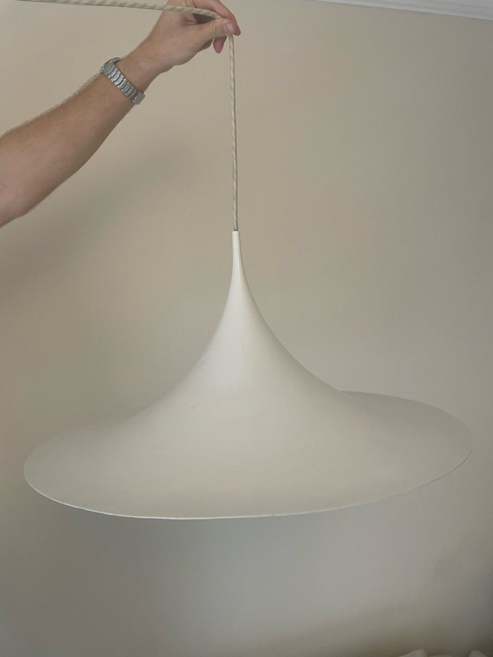 Anden loftslampe, GUBI