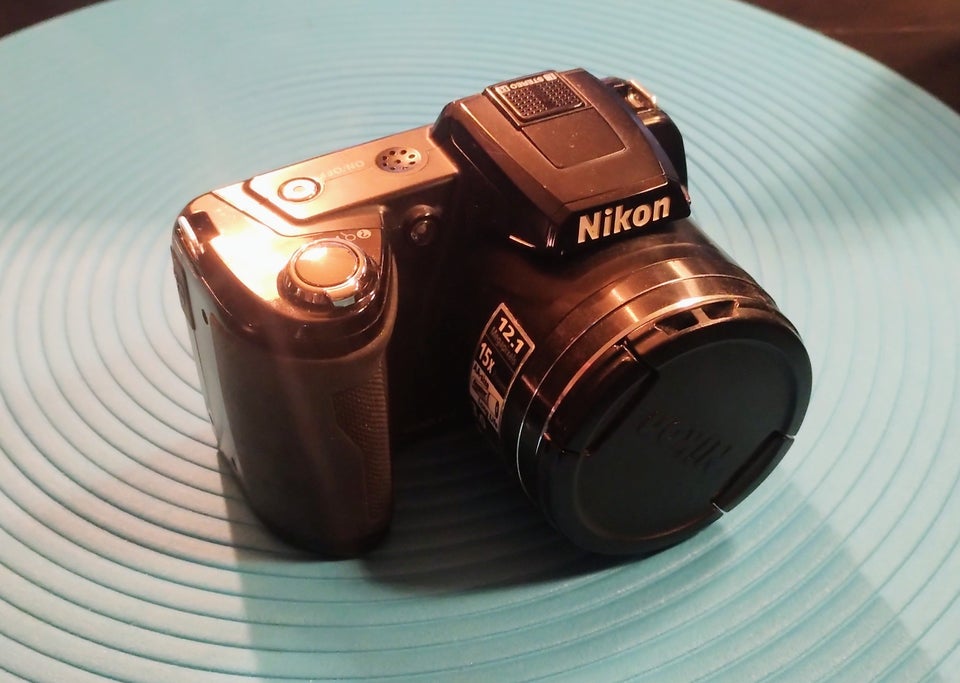 Nikon L110 121 megapixels 15 x