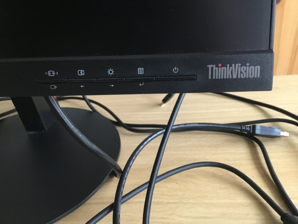 Lenovo ThinkVision, God