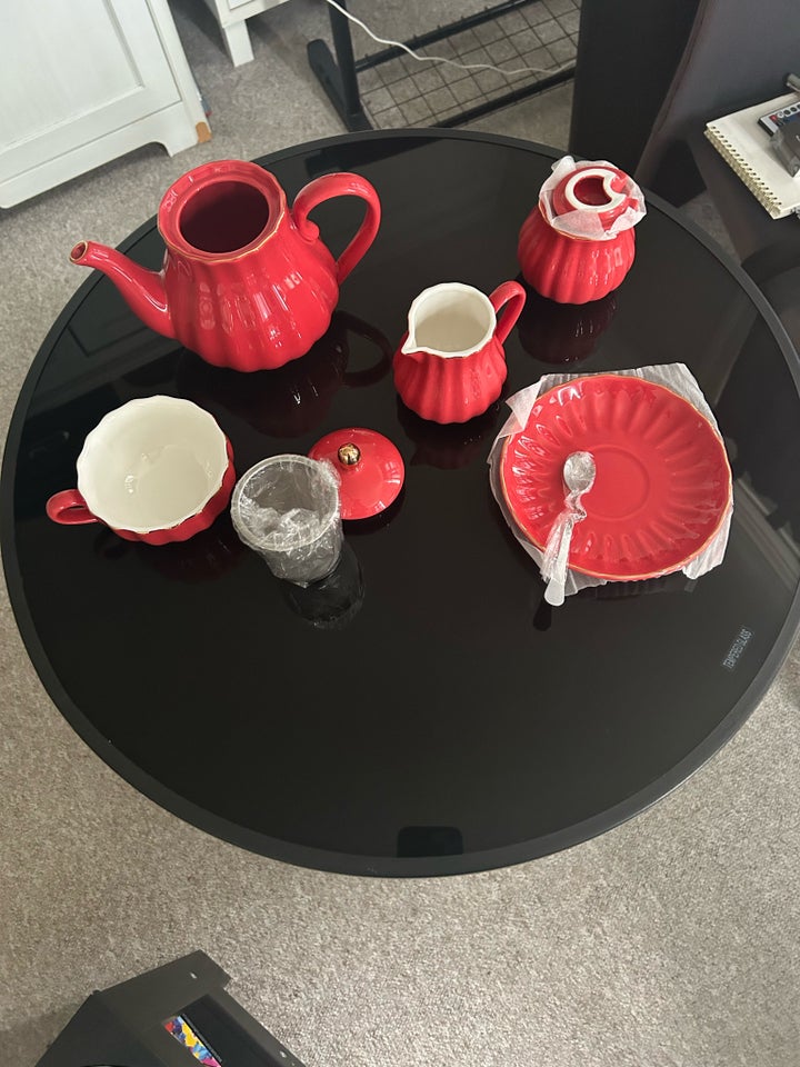 Tea cups