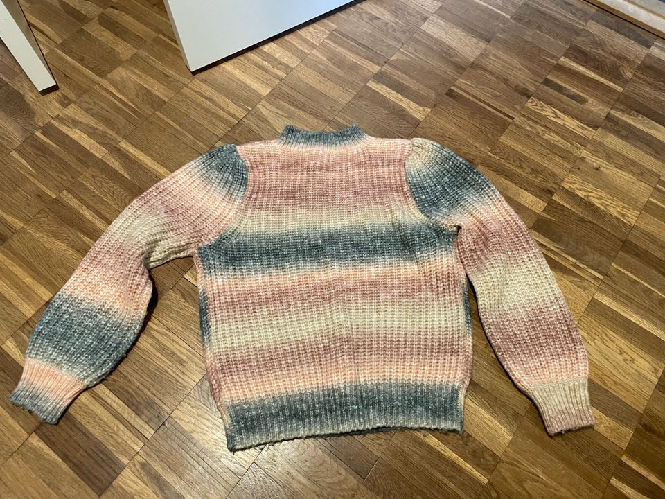 Sweater, Neo noir, str. 40