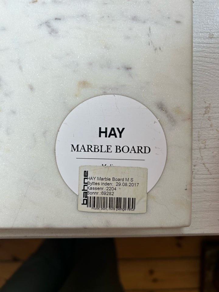 Marmor bakke, HAY