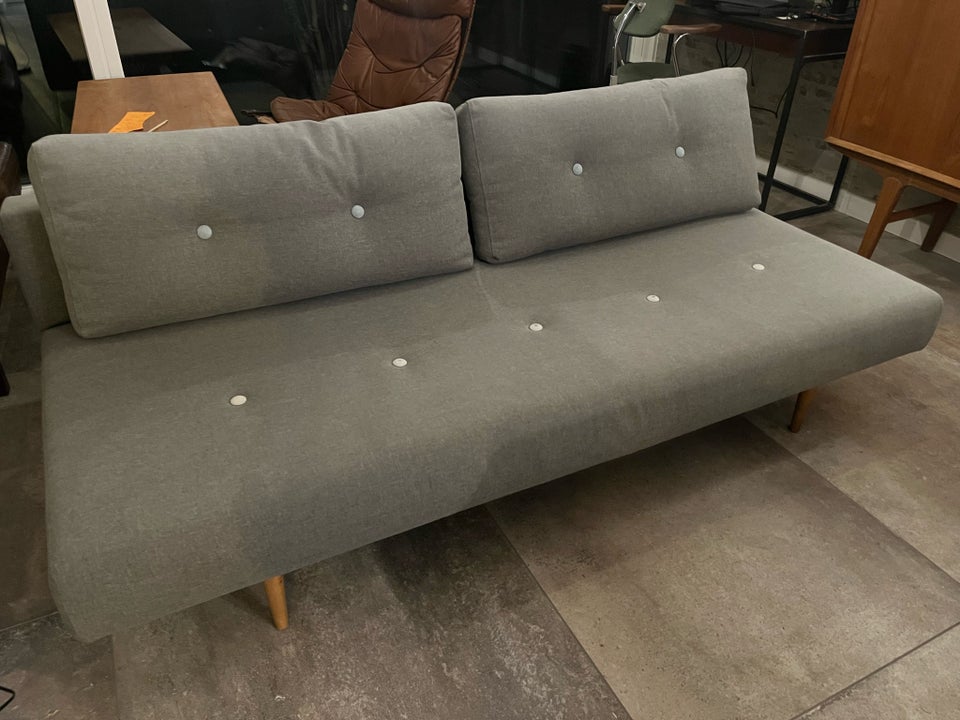 Sovesofa, Innovation Living, b: