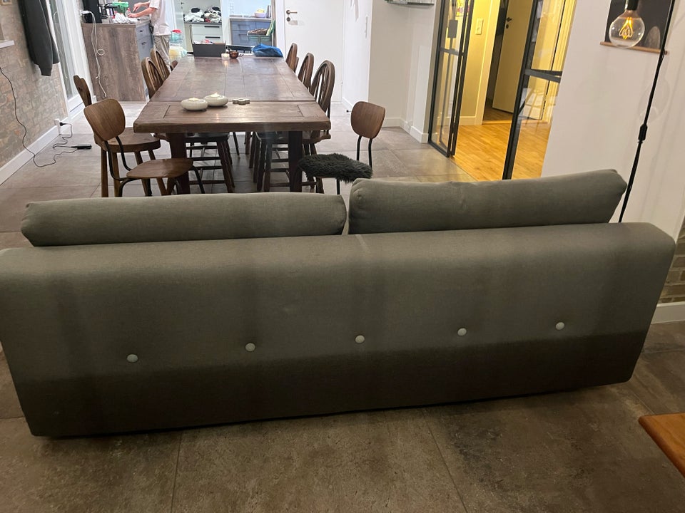 Sovesofa, Innovation Living, b: