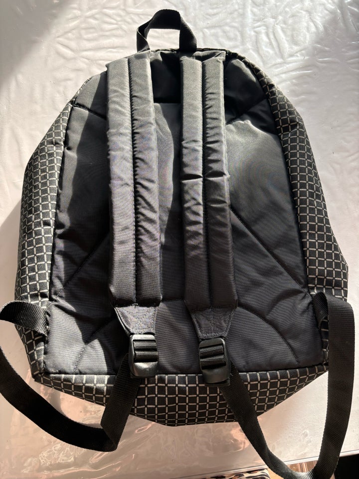 Skoletaske, Eastpak