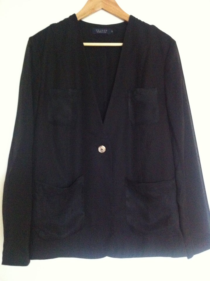 Blazer, str. 40, V