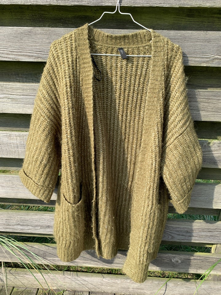 Cardigan, YAS, str. 42