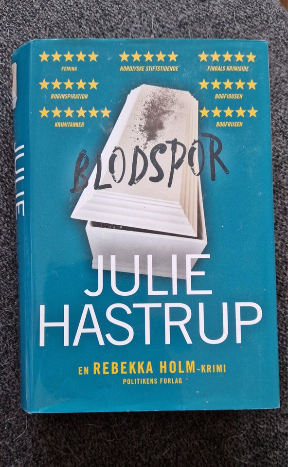 Blodspor, Julie Hastrup, genre: