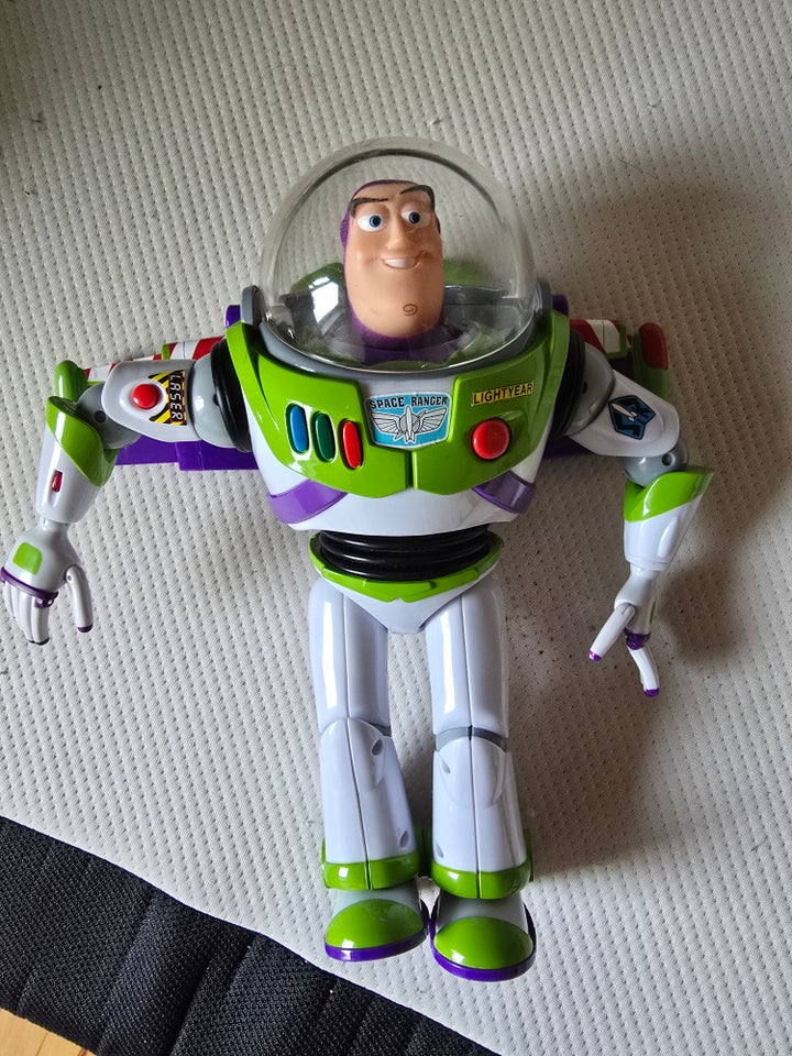 Buzz lightyear