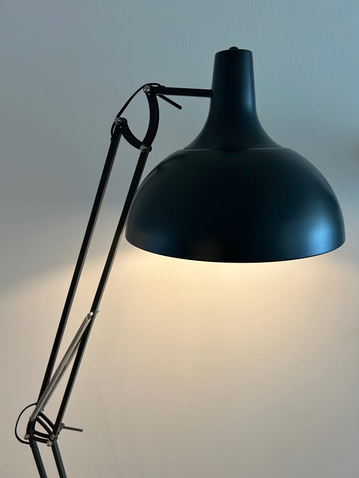 Gulvlampe ILVA