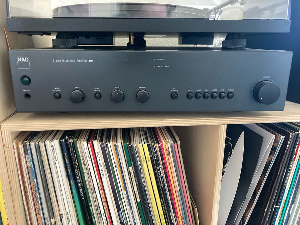 forstærker NAD 304 stereo