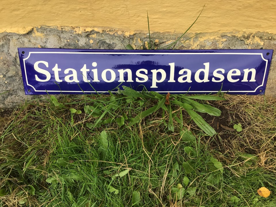 Skilte Stationspladsen