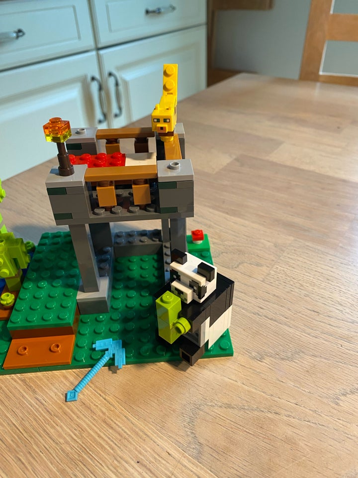 Lego Minecraft 21158