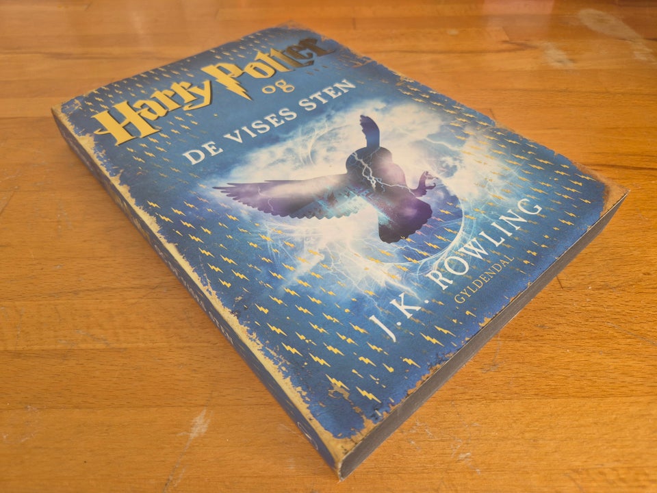 Harry Potter og De Vises Sten, J. K.