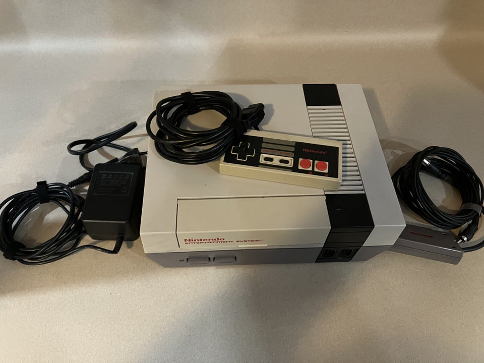 Nintendo NES NES-PAL-001 God