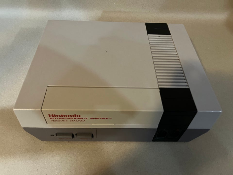 Nintendo NES NES-PAL-001 God