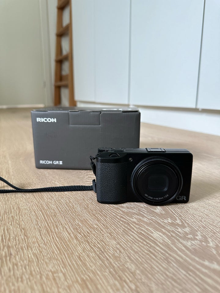 Ricoh, GR III, 24 megapixels