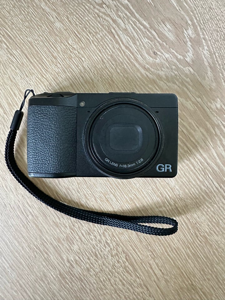 Ricoh, GR III, 24 megapixels