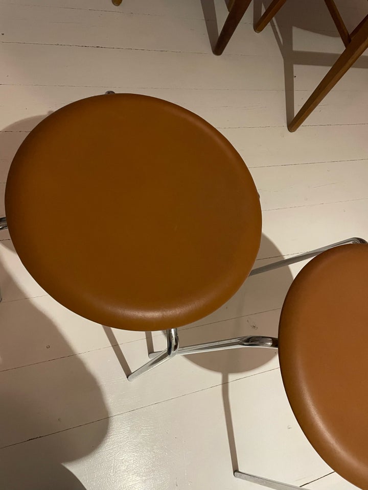 Arne Jacobsen, andet, DOT skammel