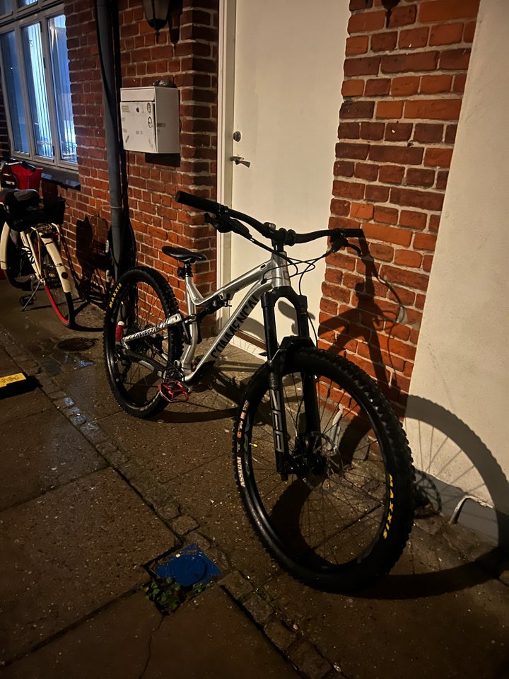 Commencal Meta AM 29, full