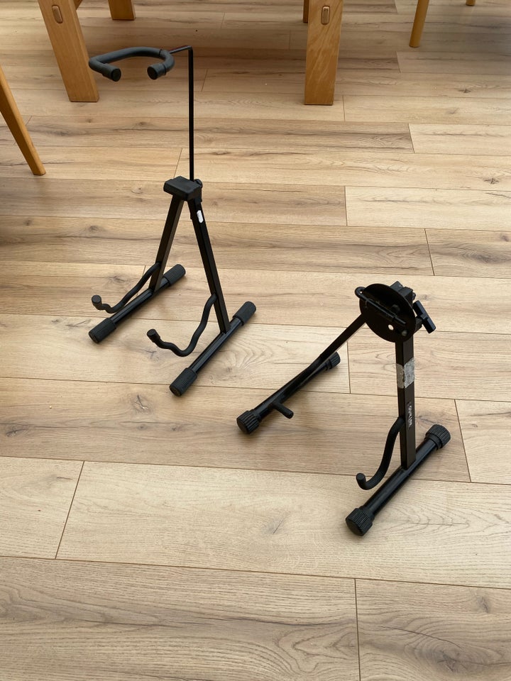 Guitar stand