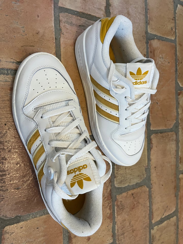 Sneakers, Adidas, str. 43