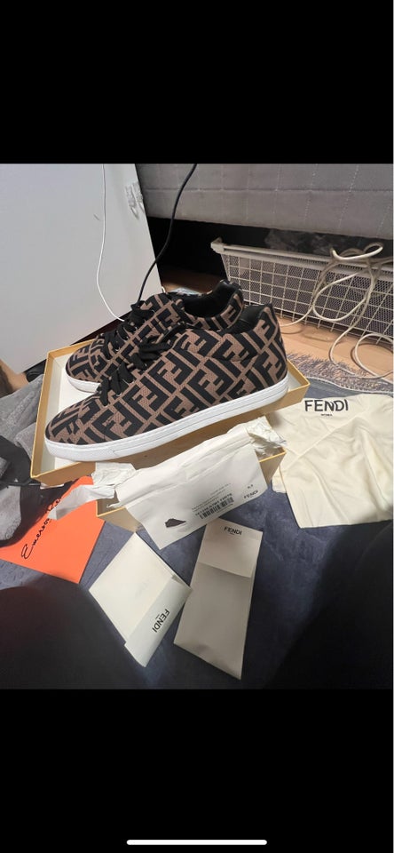 Sneakers, str. 42,5, Fendi