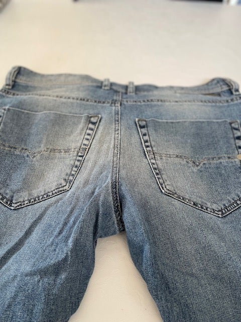 Jeans, Diesel, str. 32