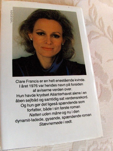 STÆVNEMØDE I RØDT, CLARE FRANCIS,