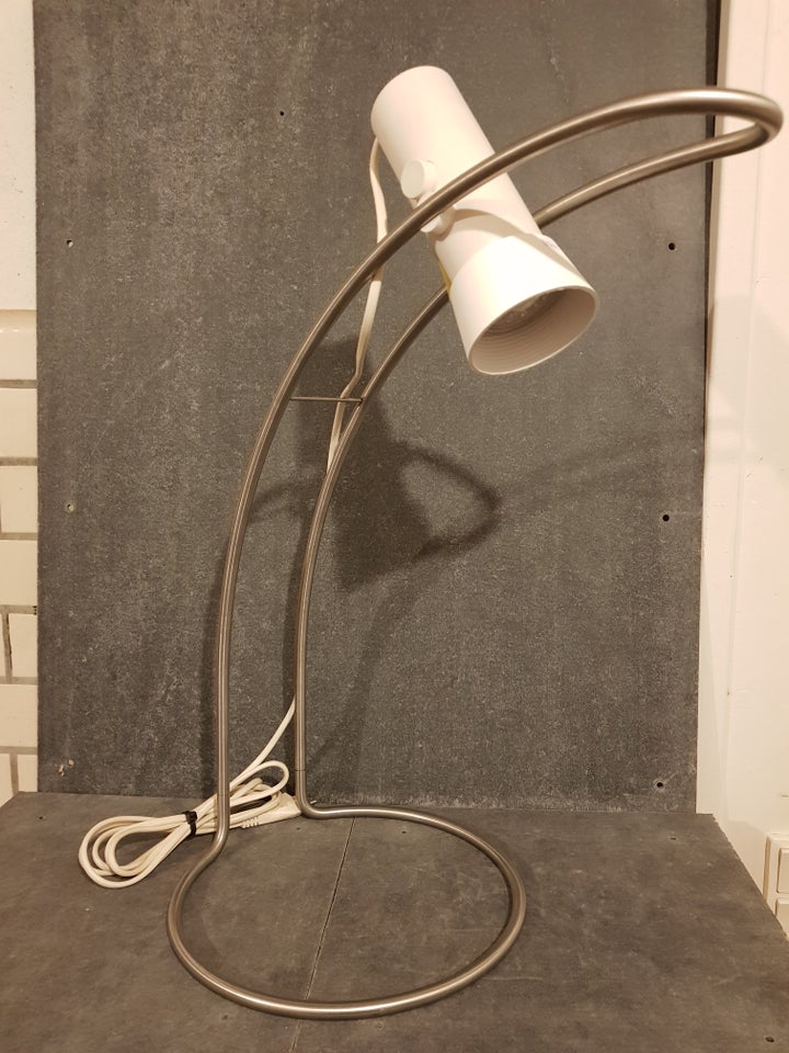 Skrivebordslampe, Stringline