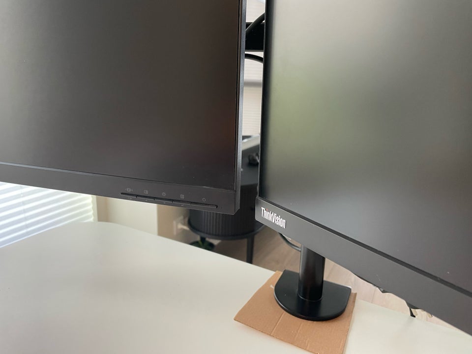 Lenovo Thinkvision fladskærm