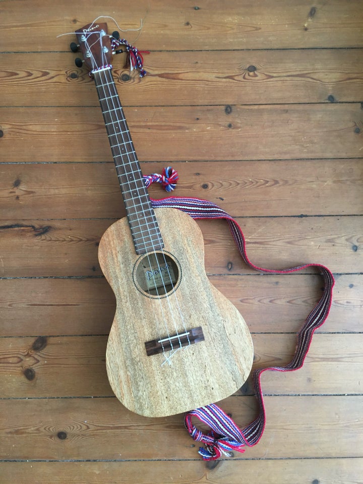 Bariton Ukulele , Pono MBG