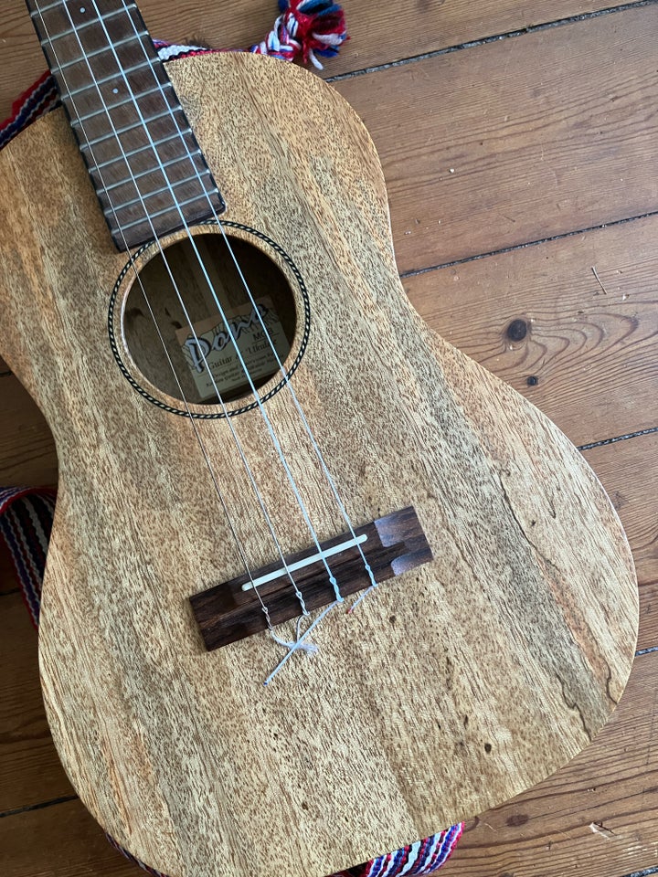 Bariton Ukulele , Pono MBG