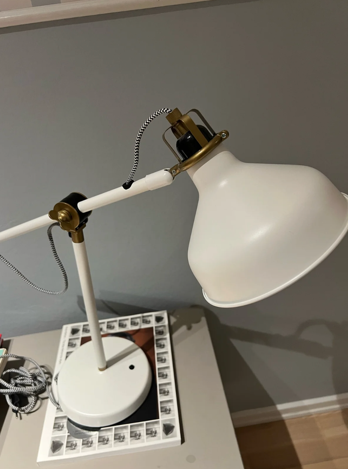 Skrivebordslampe, IKEA