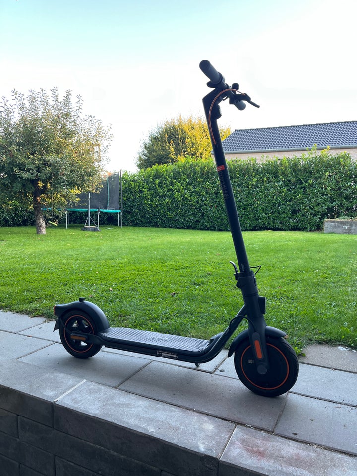 El-løbehjul, Segway Ninebot F40d