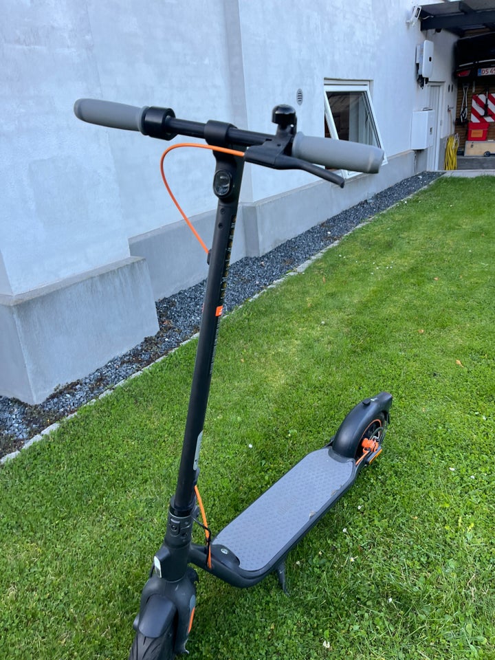 El-løbehjul, Segway Ninebot F40d